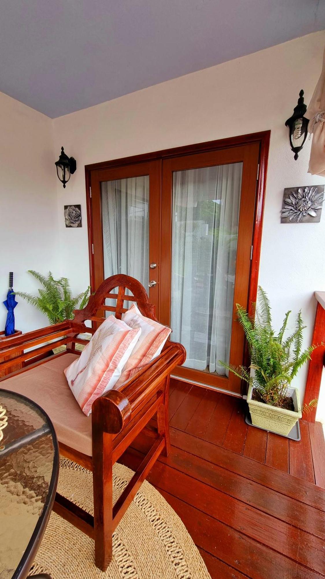 The Suite Spot Apartment - Private Paradise Stay ซูฟริแยร์ ภายนอก รูปภาพ